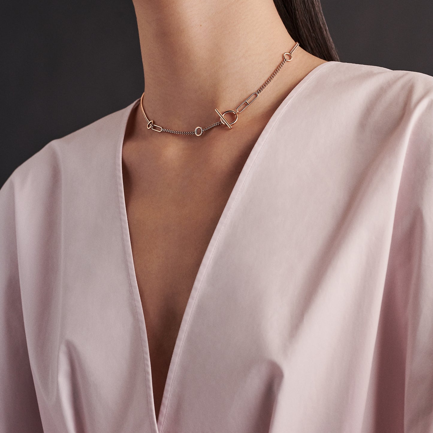 AiHshi-H219293B light gold Q-shaped necklace