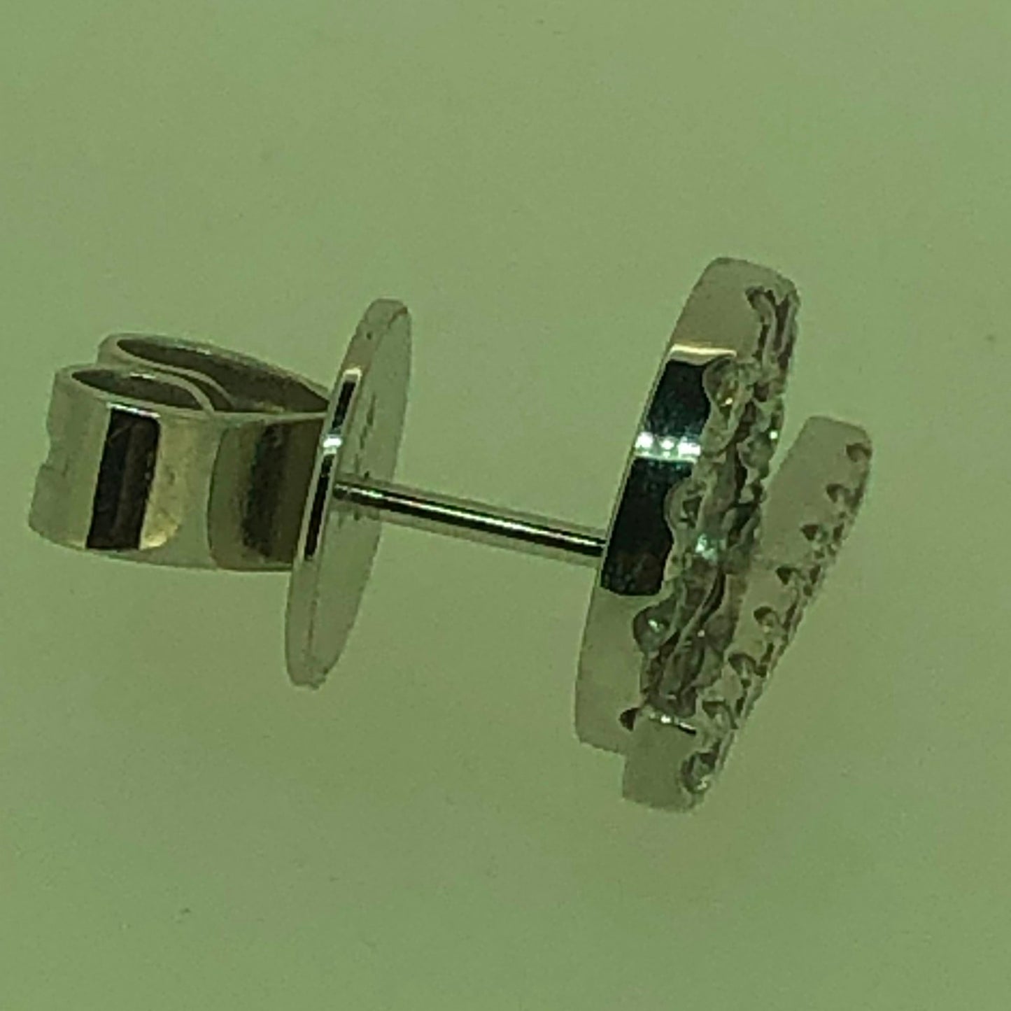 爱H仕-H232354B客版满钻Q字耳钉1.9mm