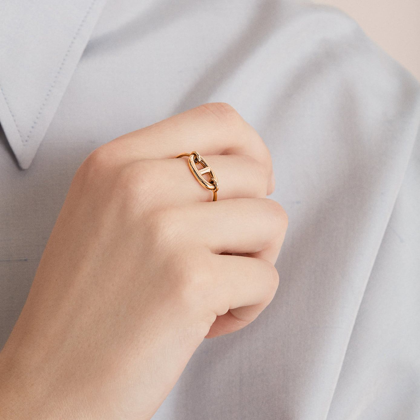 AiHshi-H109062B pig nose light gold day-shaped thin straight arm ring 17#