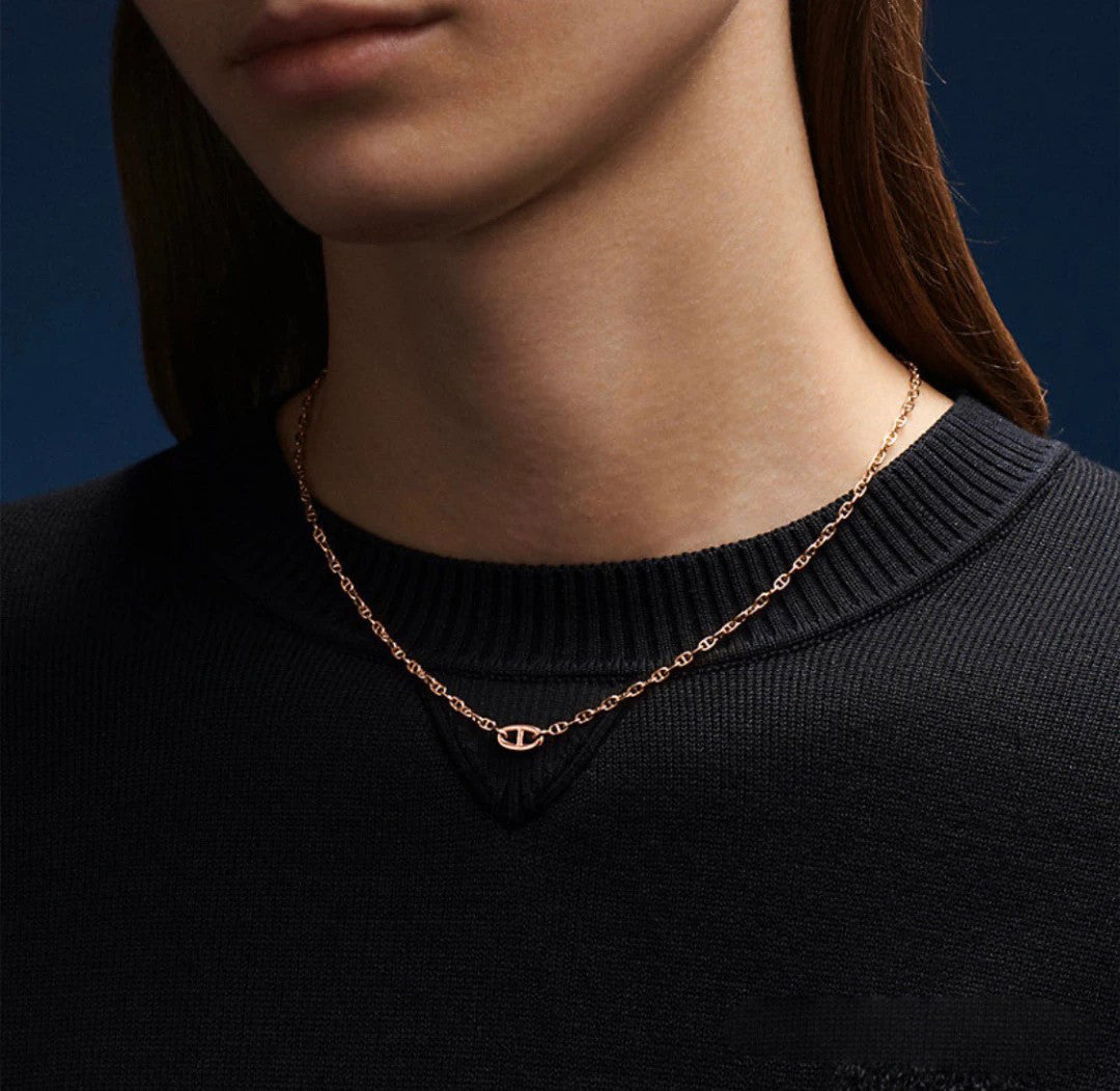 AiHshi-H123356B light gold pig nose Japanese character necklace (chain length 17 inches)