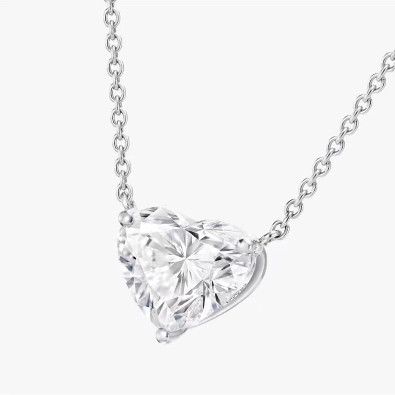 GLF-6018012 heart-shaped mouth pendant