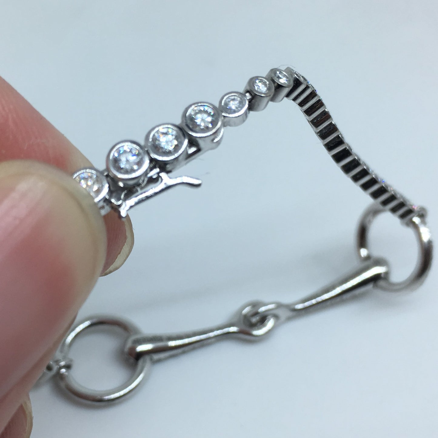 爱H仕-H285635B客版圆形拉环组合钻石手链(链长16.3cm)