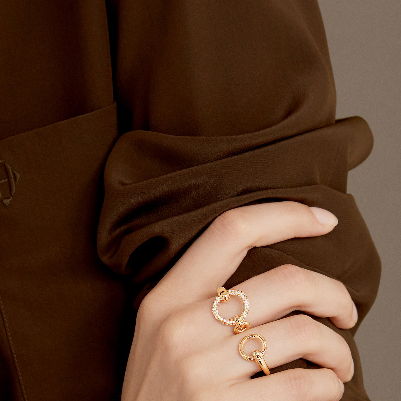 AHS-H215601B round pull-tab half-diamond blister finger ring