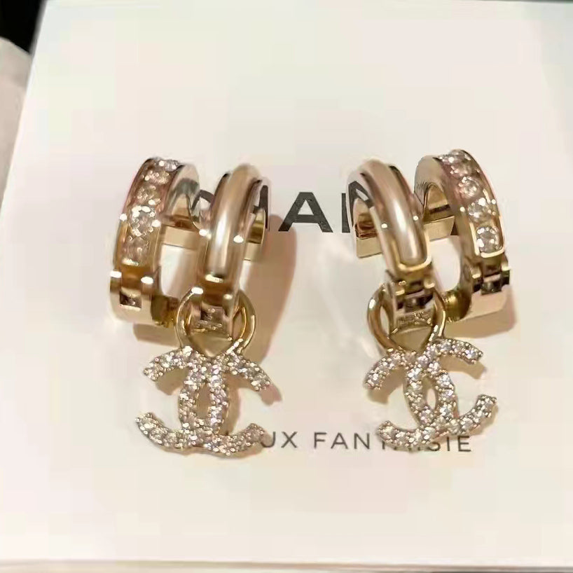 XNE-CN895379 Double C diamond ear racket