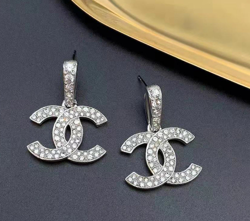 XNE-CN699572 19.8mm double row stone double C stud earrings