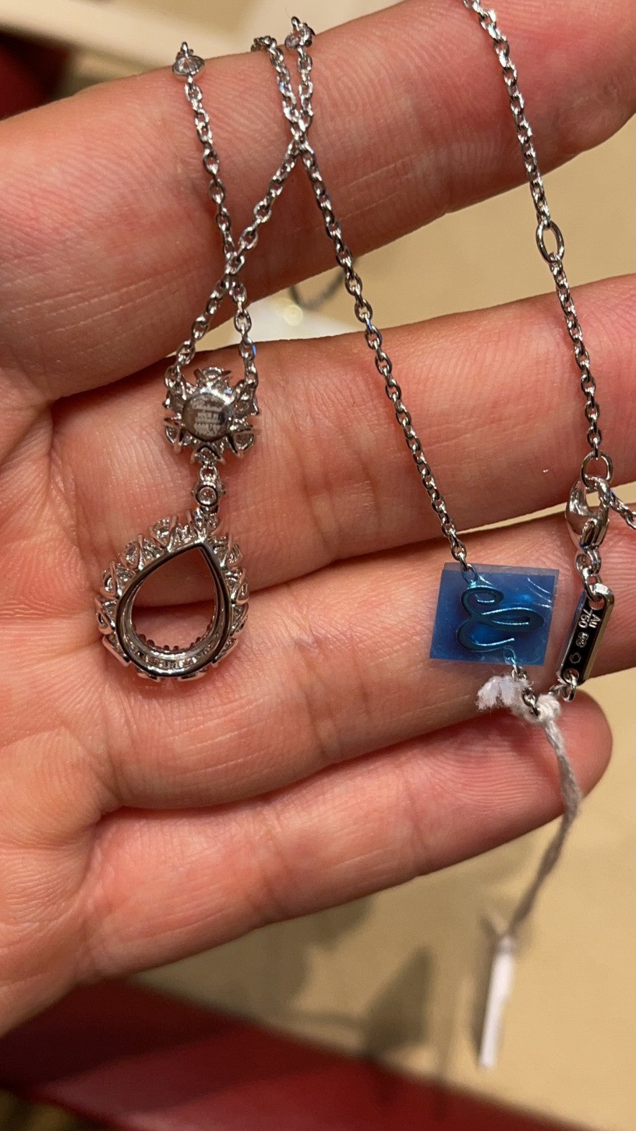 XB-799067-1001 drop-shaped pendant tether chain