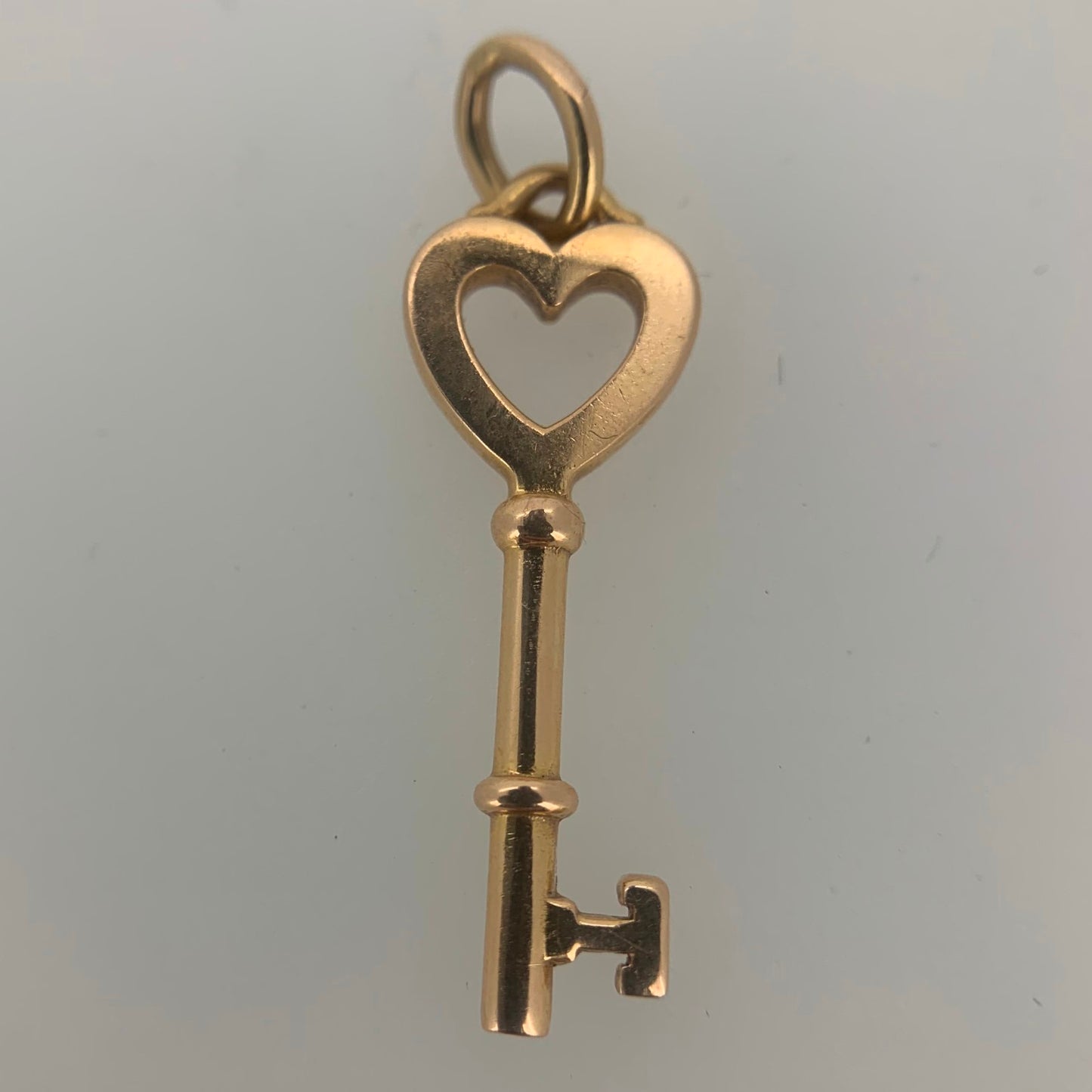 TIF41374699 guest version light gold heart-shaped key pendant 1 inch