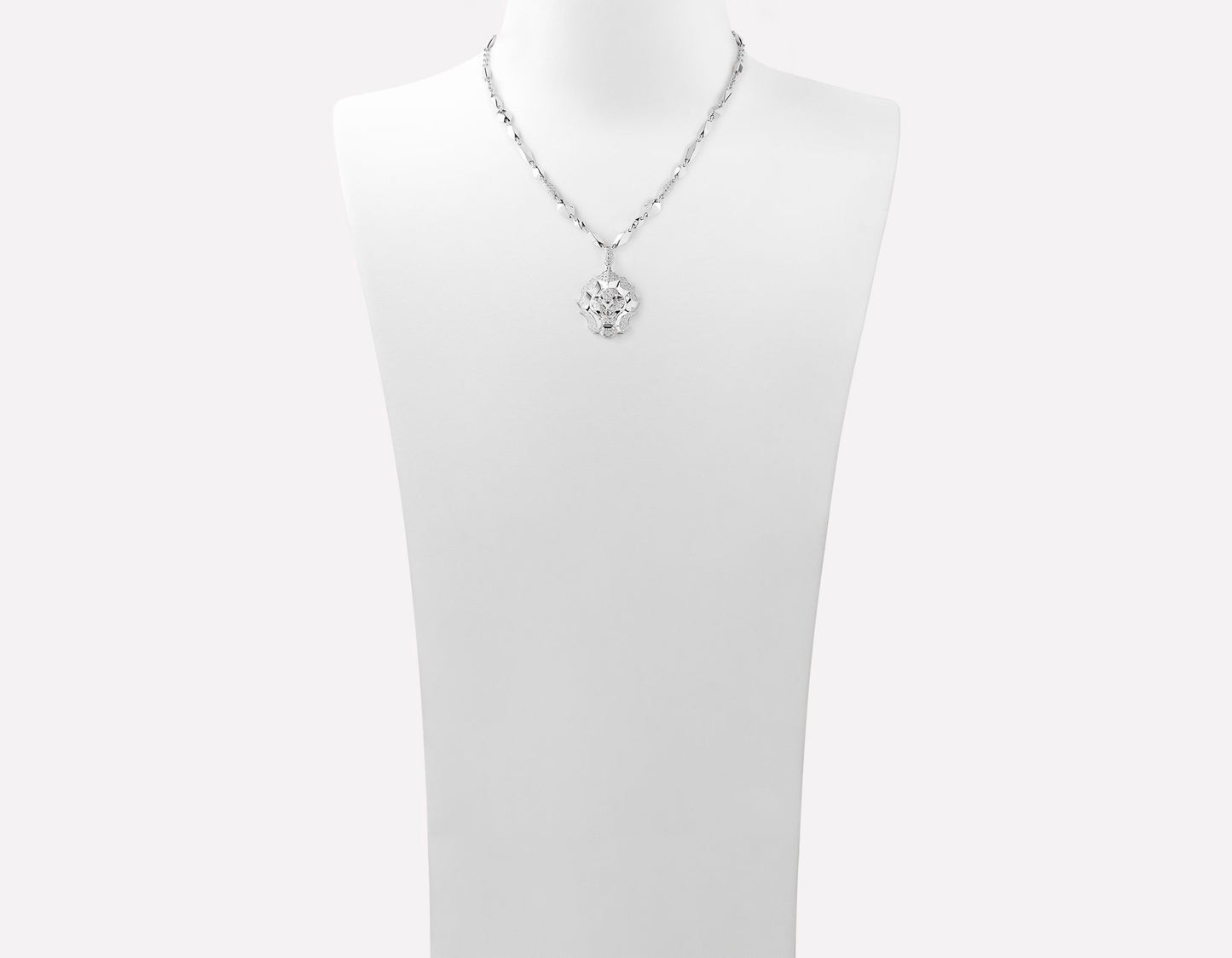 XNE-J10765 lion half diamond necklace