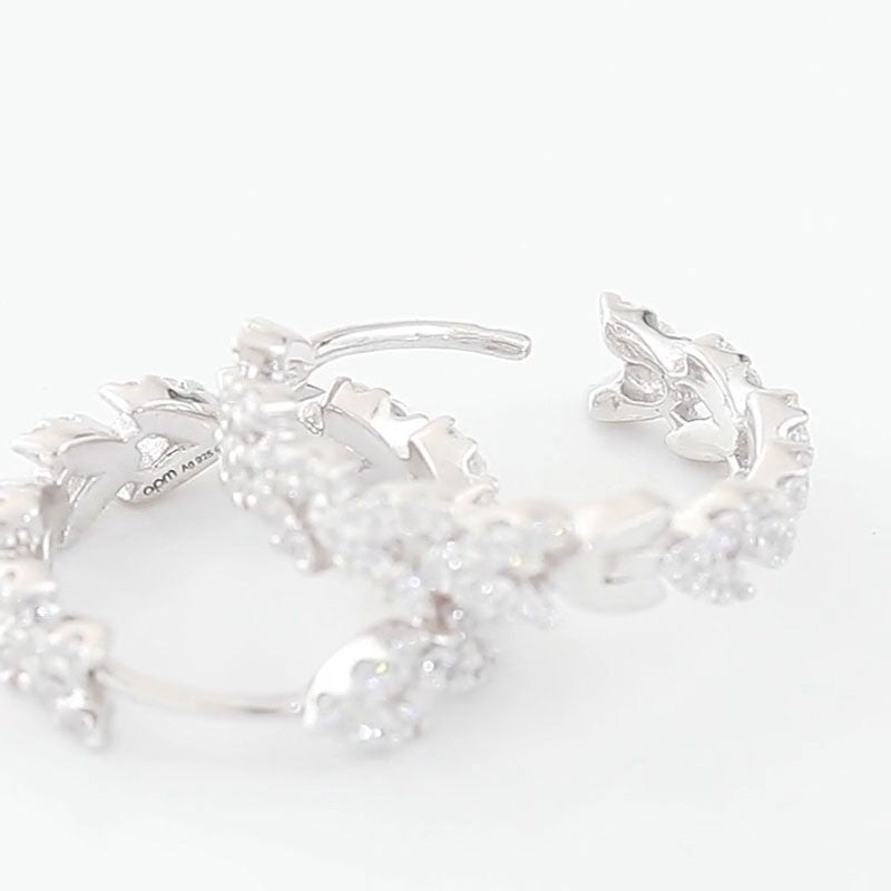 APM-7455013-V-shaped circle of dense stone earrings
