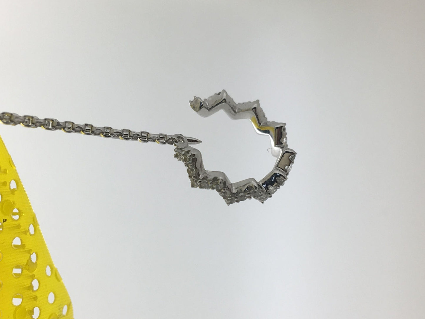 APM-AE9989OX lightning zigzag earrings