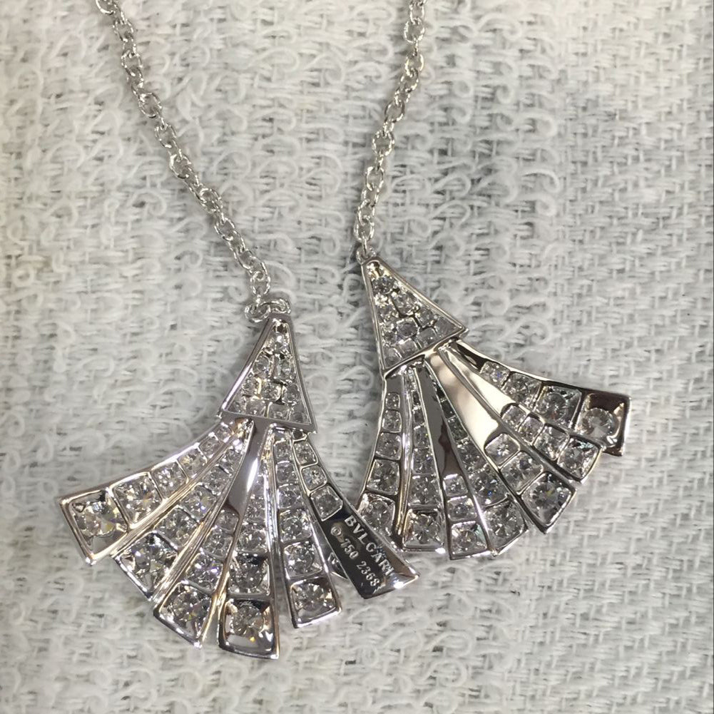 APM-1414716 Broom necklace, fan-shaped