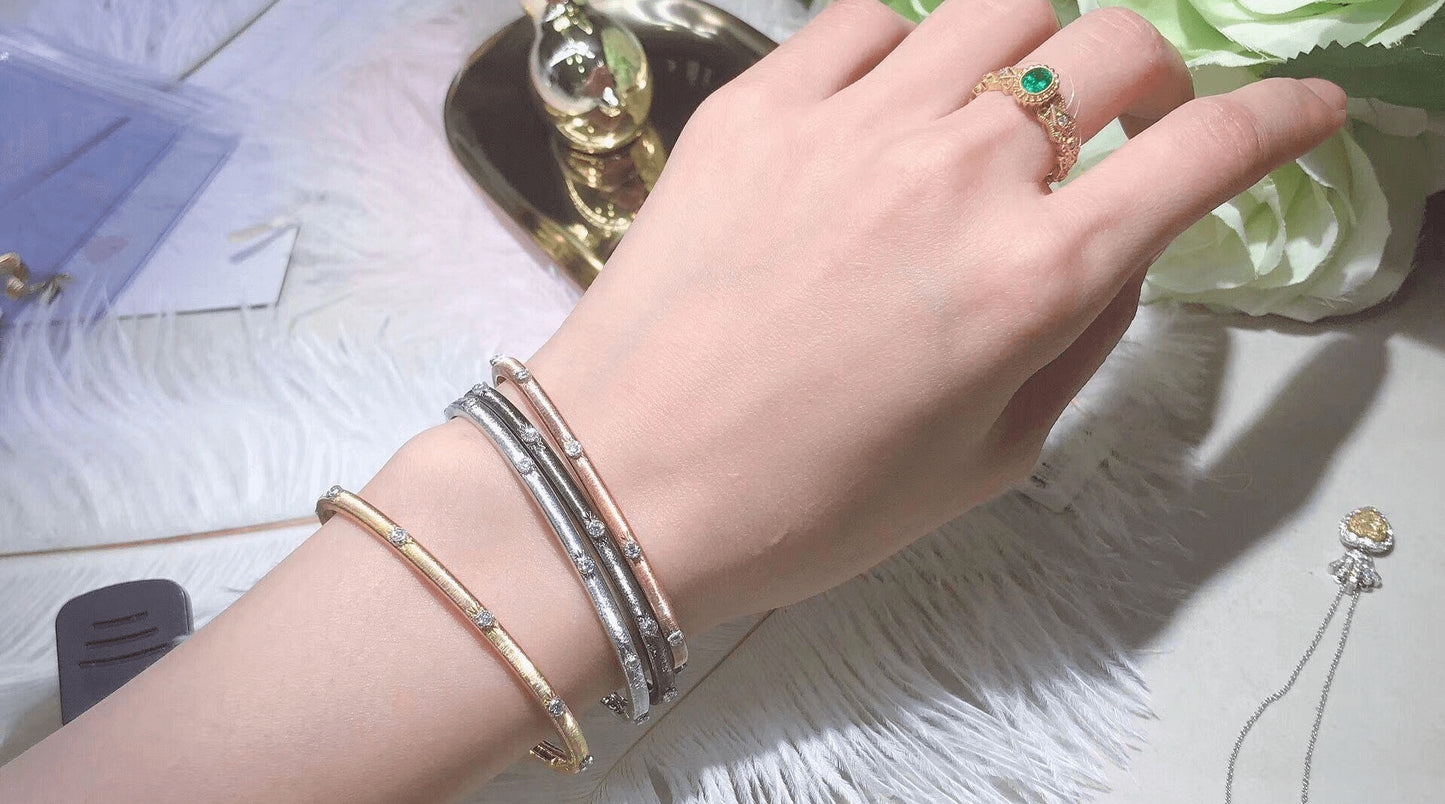 BQLT-SZ546329 4.3mm窄版卜面花纹包桶手镯