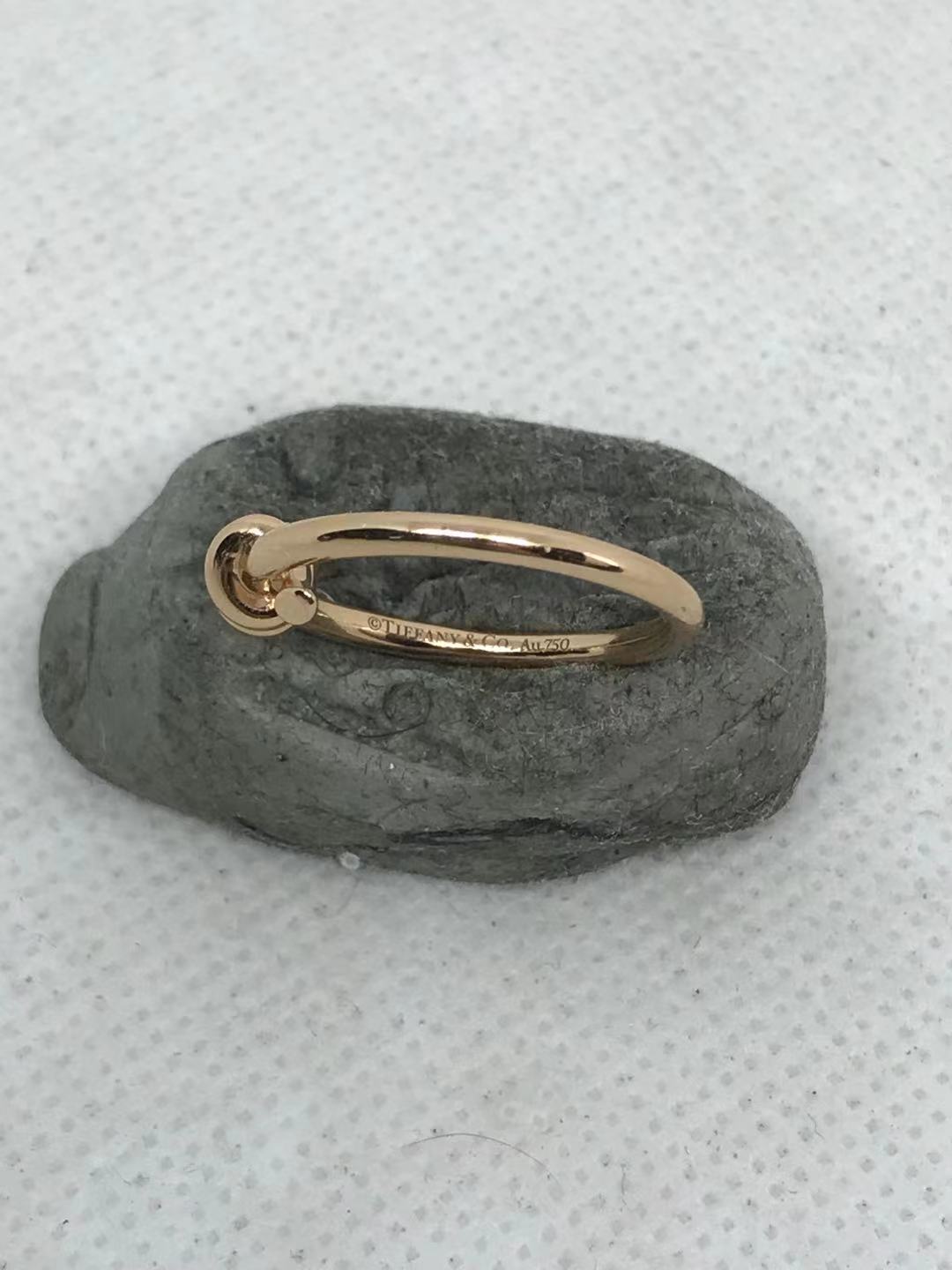TIF31558600 light gold single circle twisted rope ring (guest version)