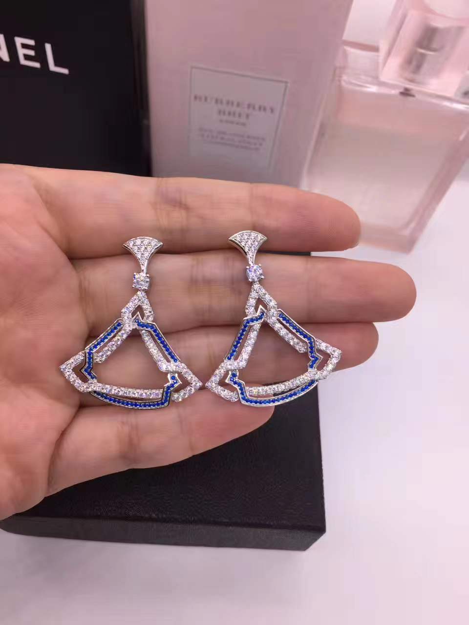 BGL-261839 double fan-shaped hollow trapezoidal fan skirt earrings