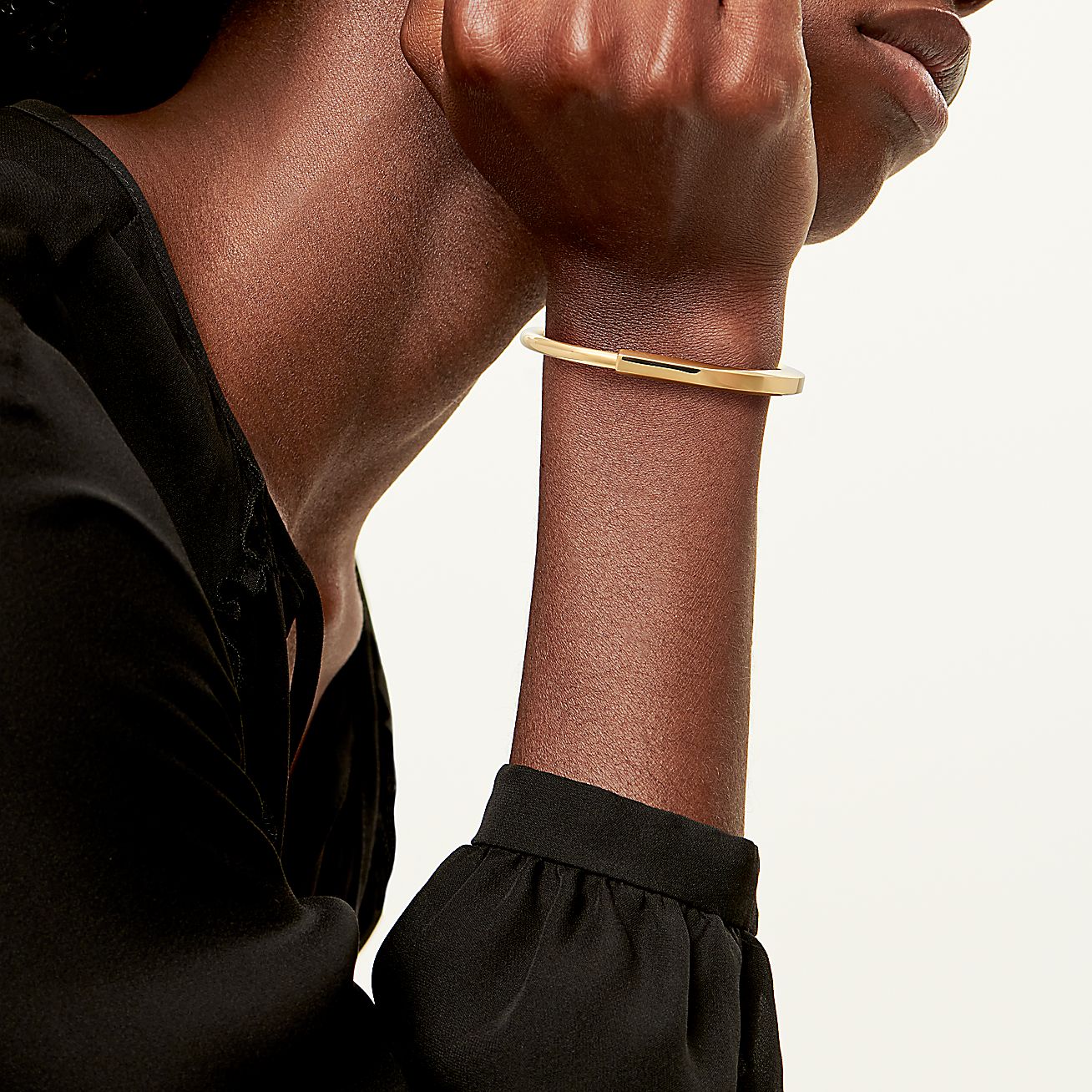 TIF70185628 twist lock bracelet guest version