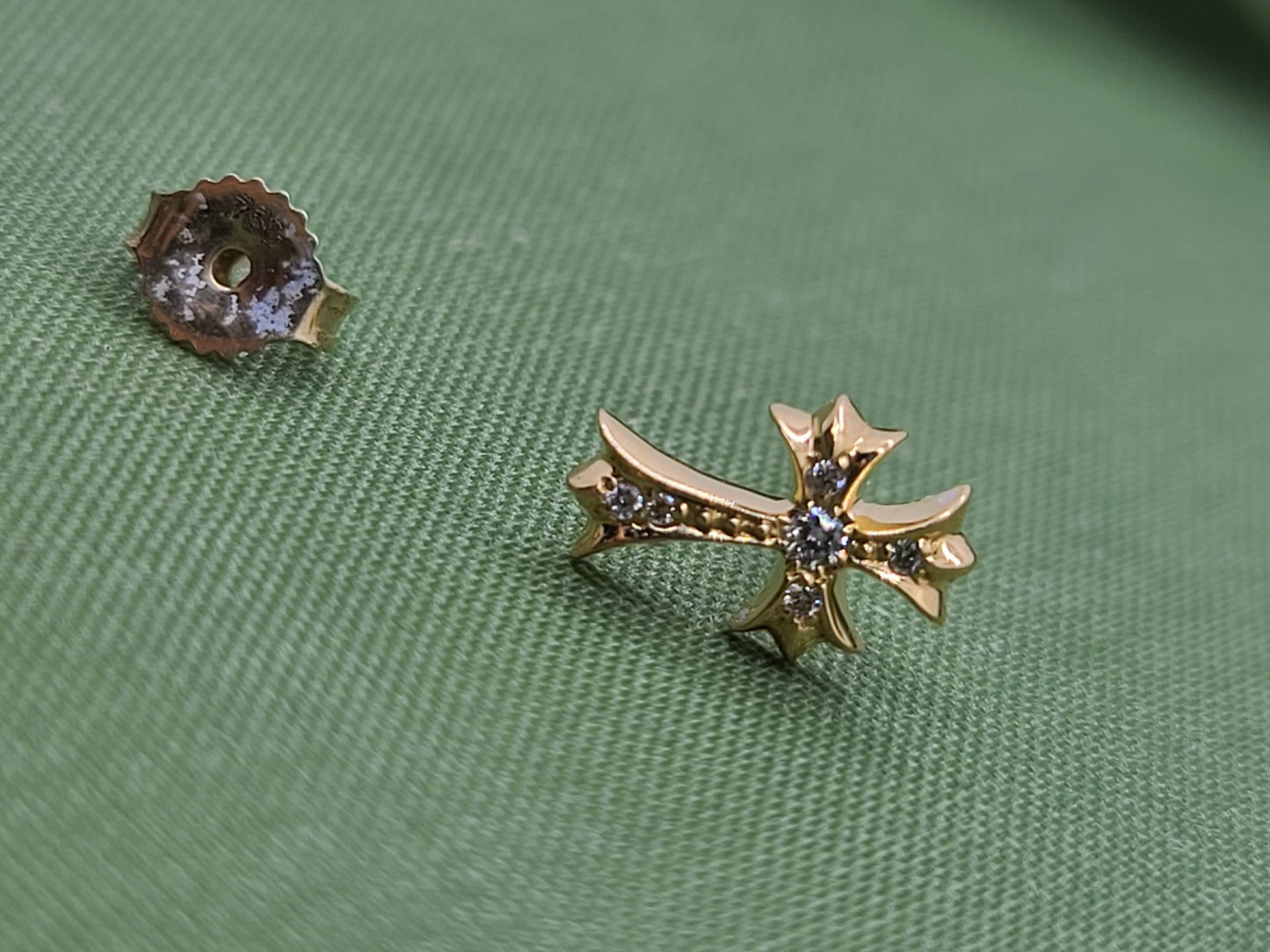KLX-ES939148 cross earrings guest version