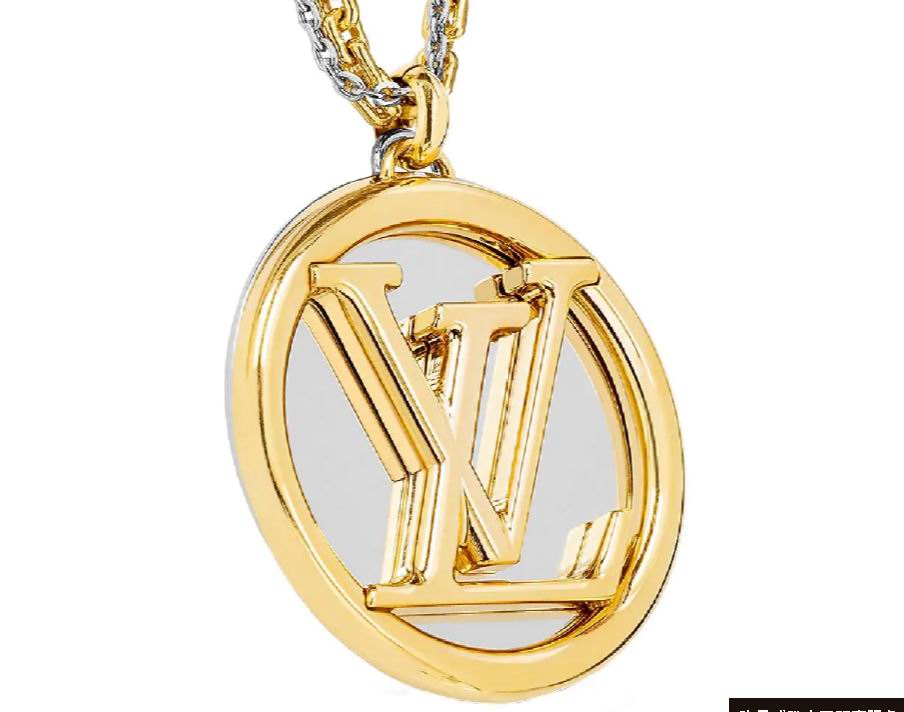 LV-Q39789 Letter LV large pendant