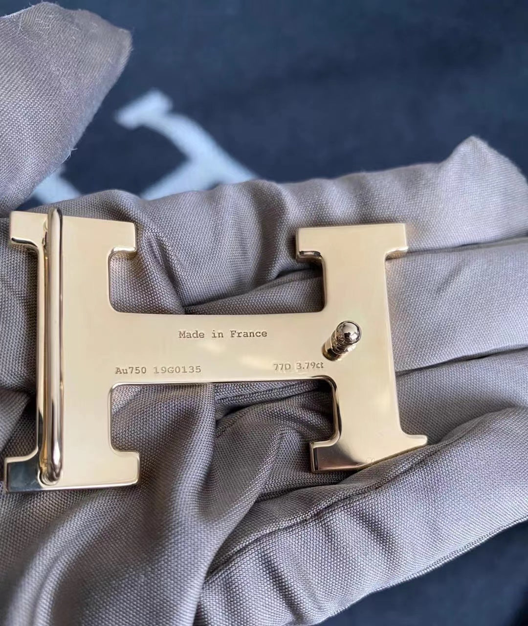 AiHshi-H173734T letter H belt buckle
