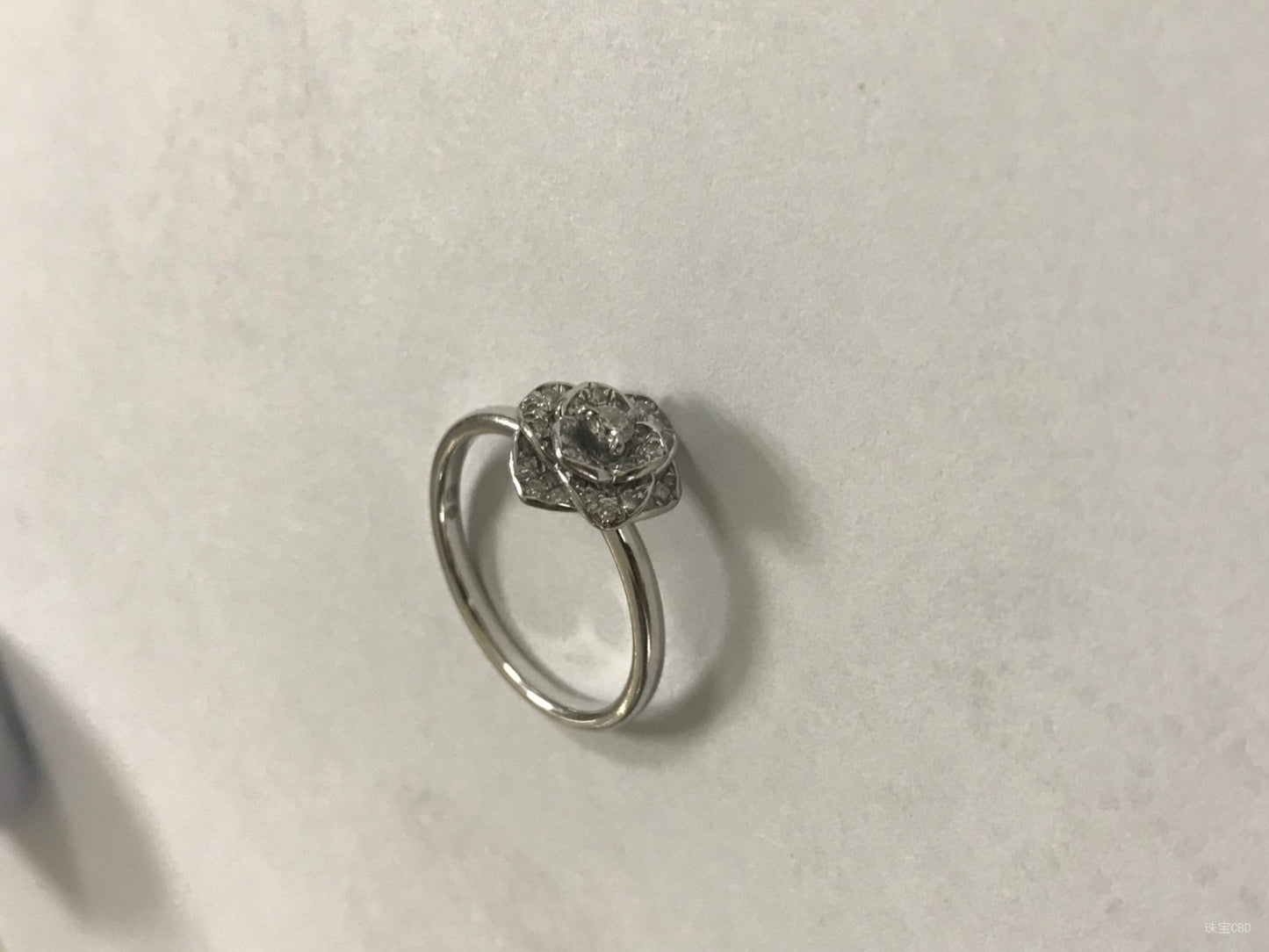 BJ-G34UR500光金满镶玫瑰花戒指客版