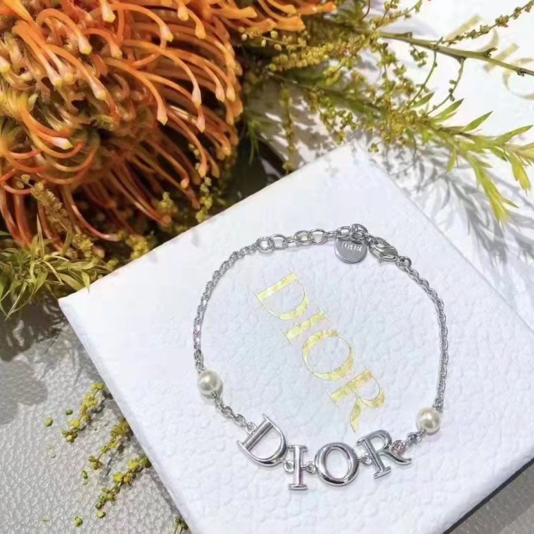 DA-B1583DVORS letter bracelet