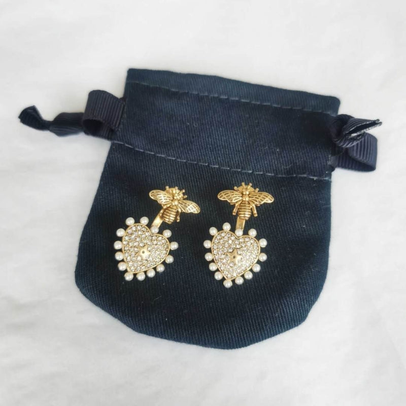 DA-JROC85181 heart-shaped pearl bee earrings