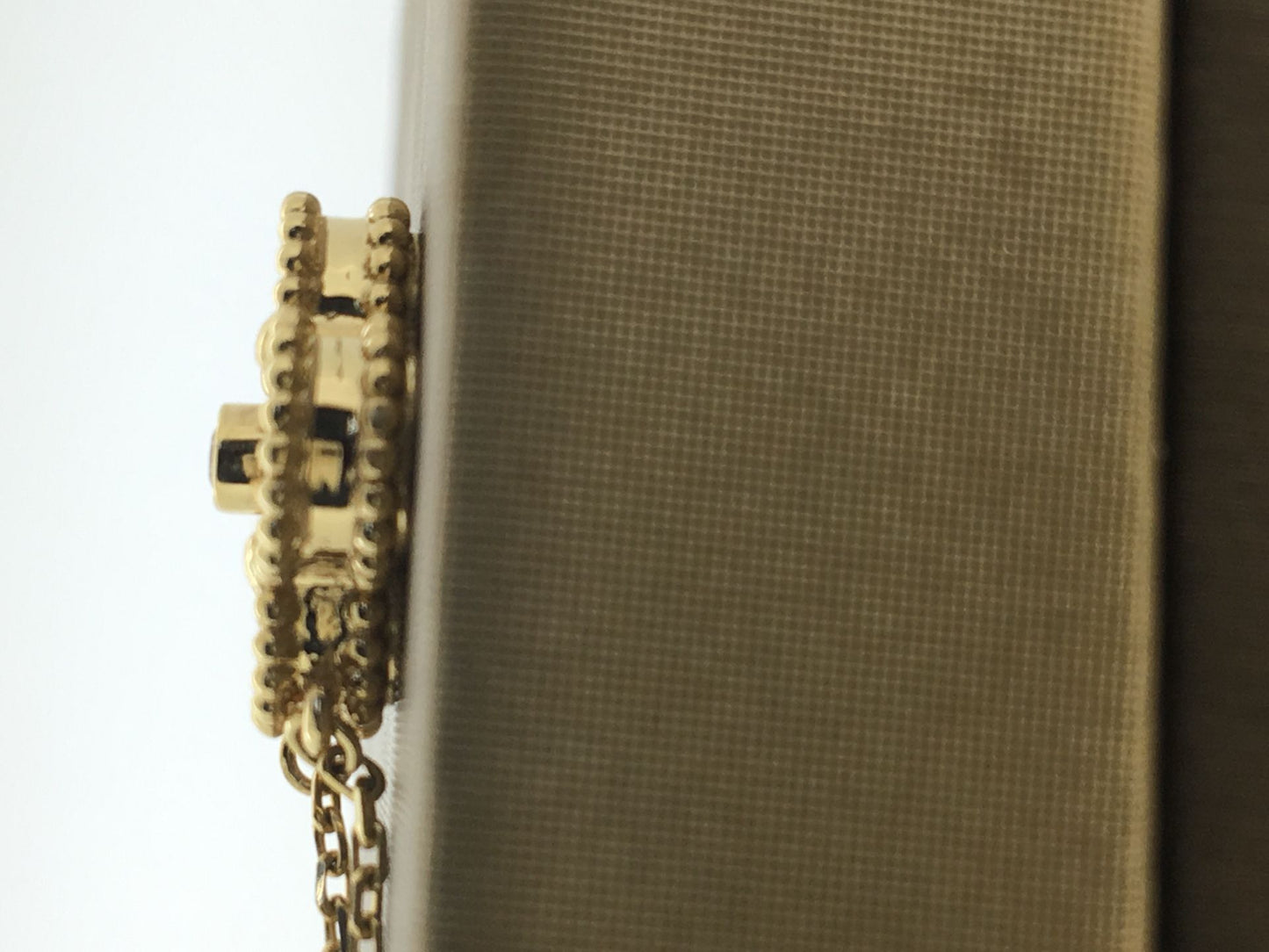 VCARP2R700 15mm四叶草栓链吊坠(客版)