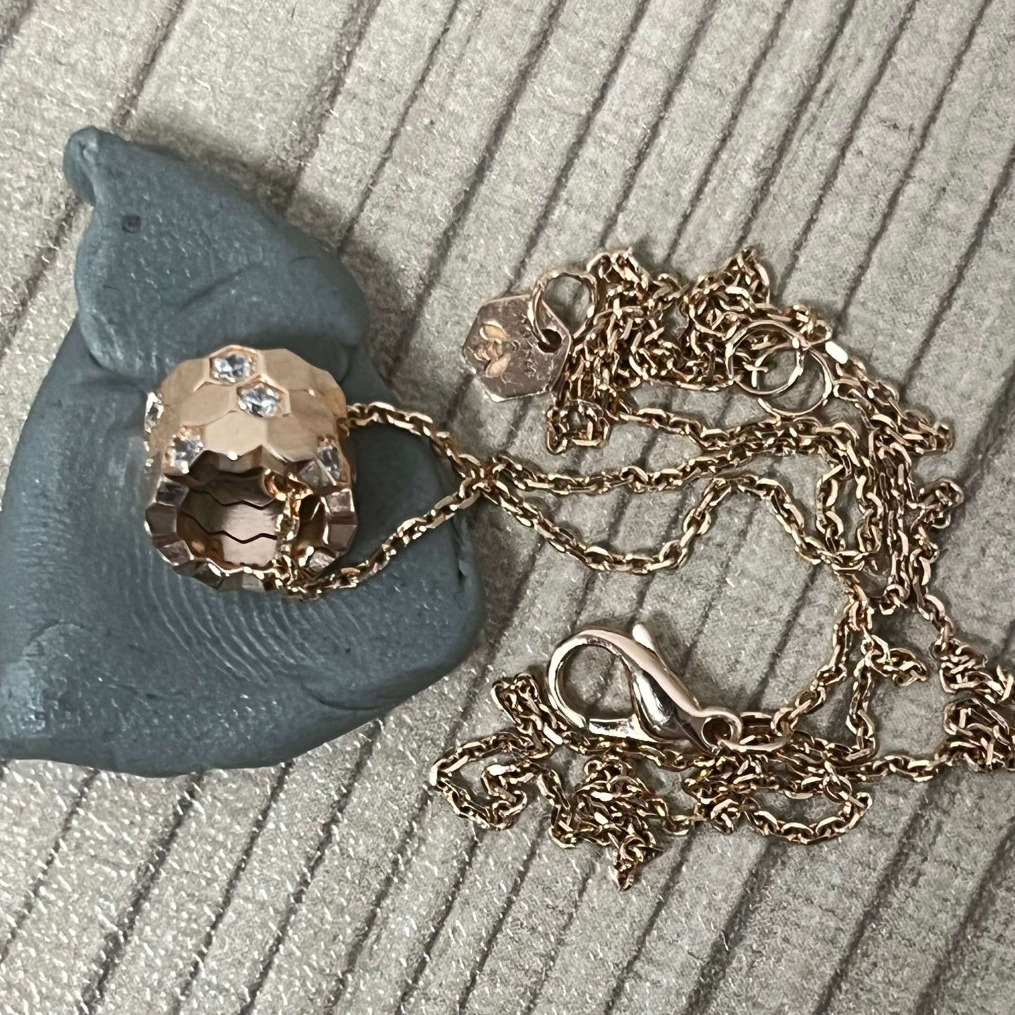 SM-085158 guest version small honeycomb pendant (length 16 inches)
