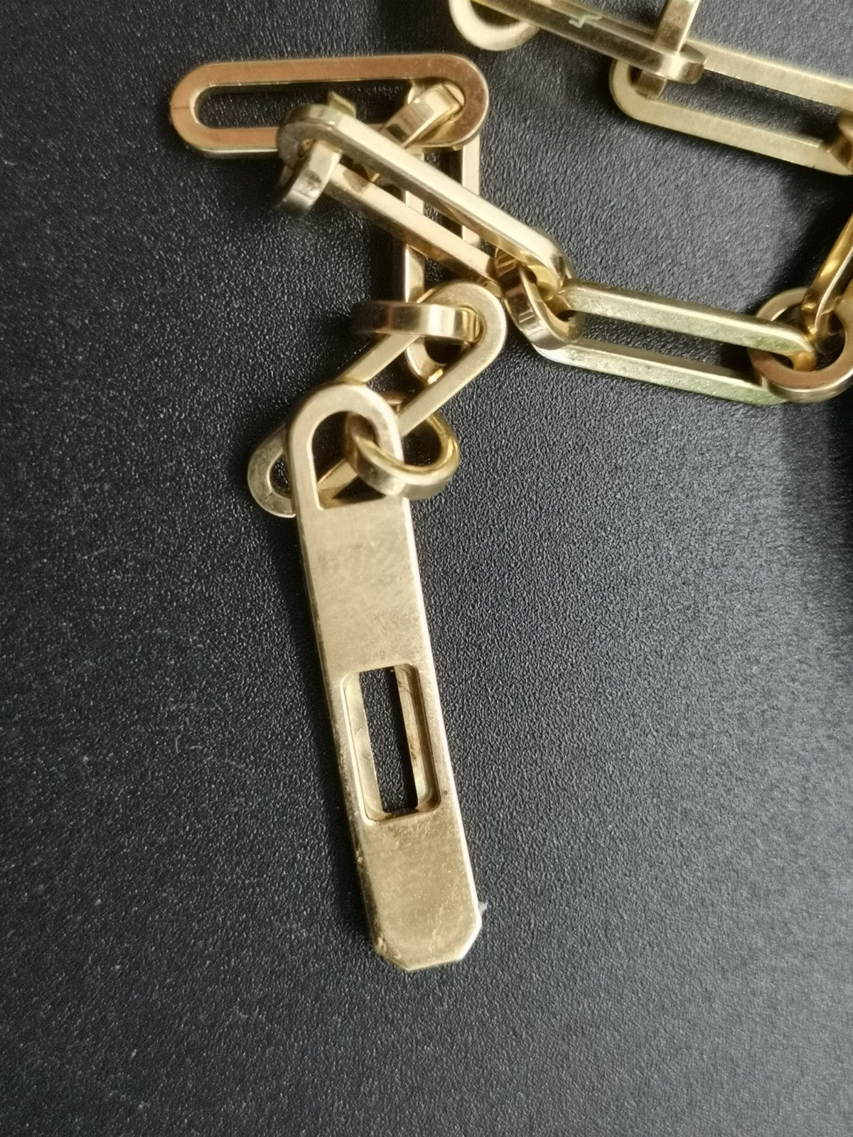 AiHshi-H218472B customer version diamond twisted circle light gold chain bracelet