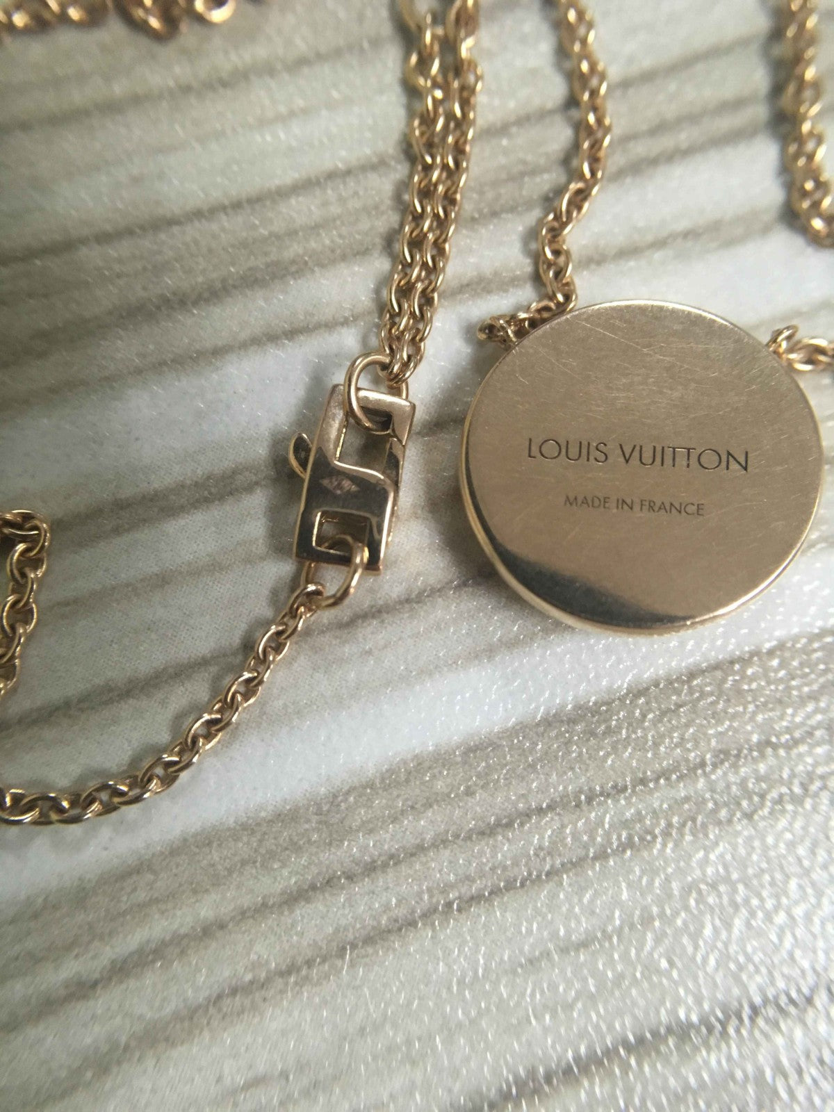 LV-Q93520 15mm wide plum blossom agate bolt chain pendant necklace (guest version)