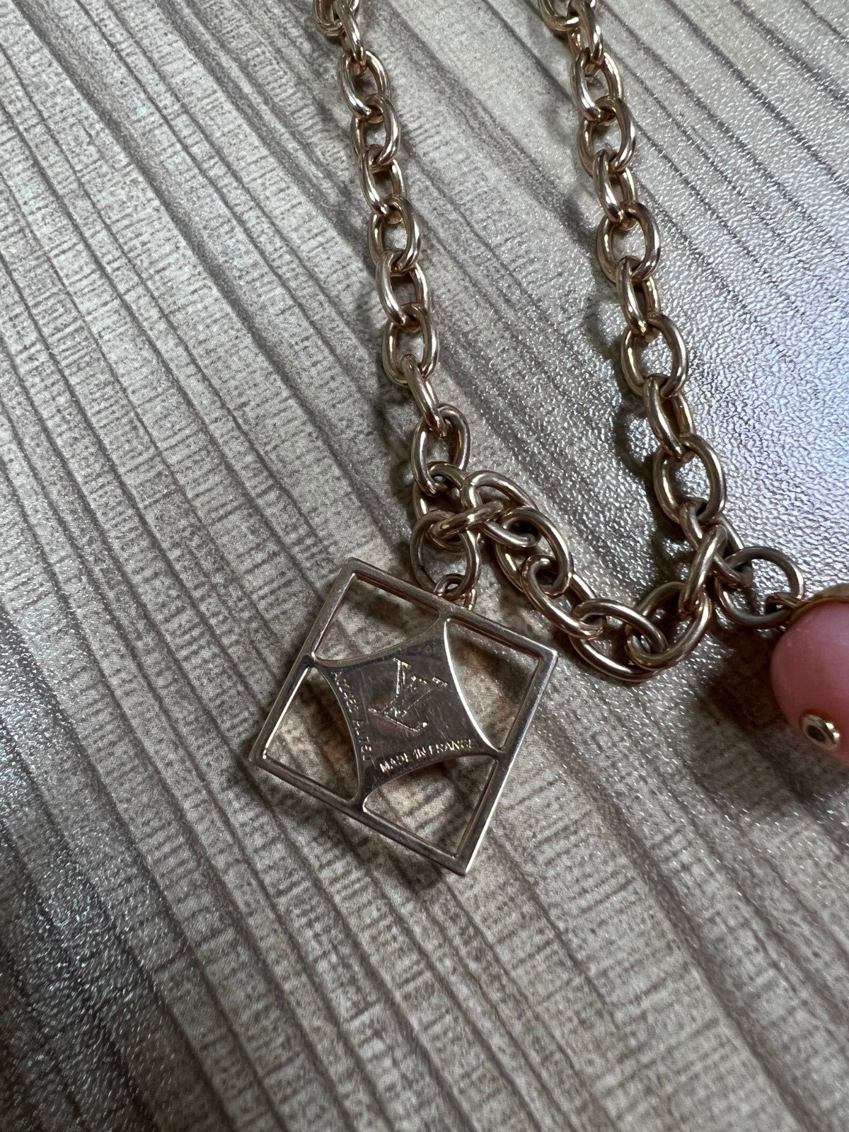 LV-Q94465 Plum Blossom Dart Square Necklace Customer Version