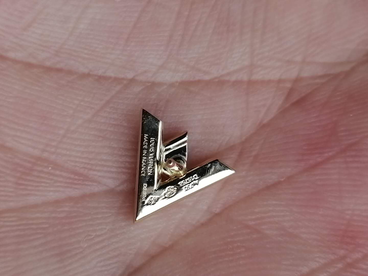 LV-Q96970三角形耳钉客版
