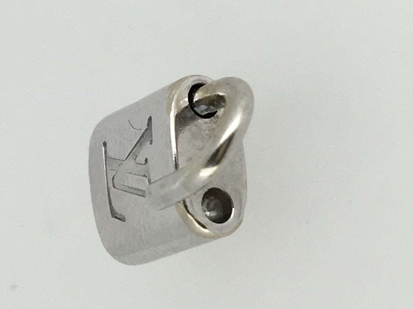 LV-RT498132 lock pendant (guest version)