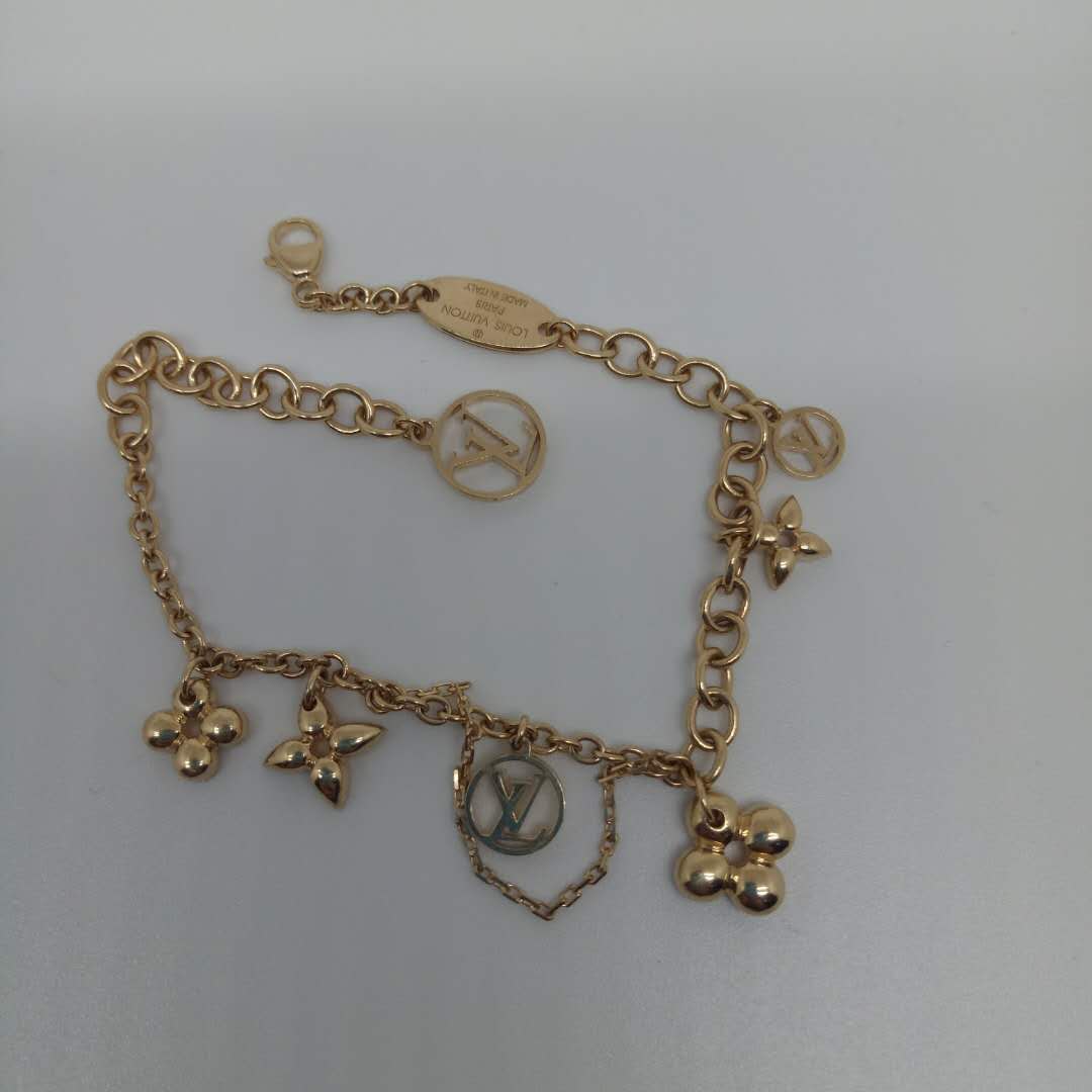 LV-M64858 Plum Blossom Dart Bracelet Customer Version