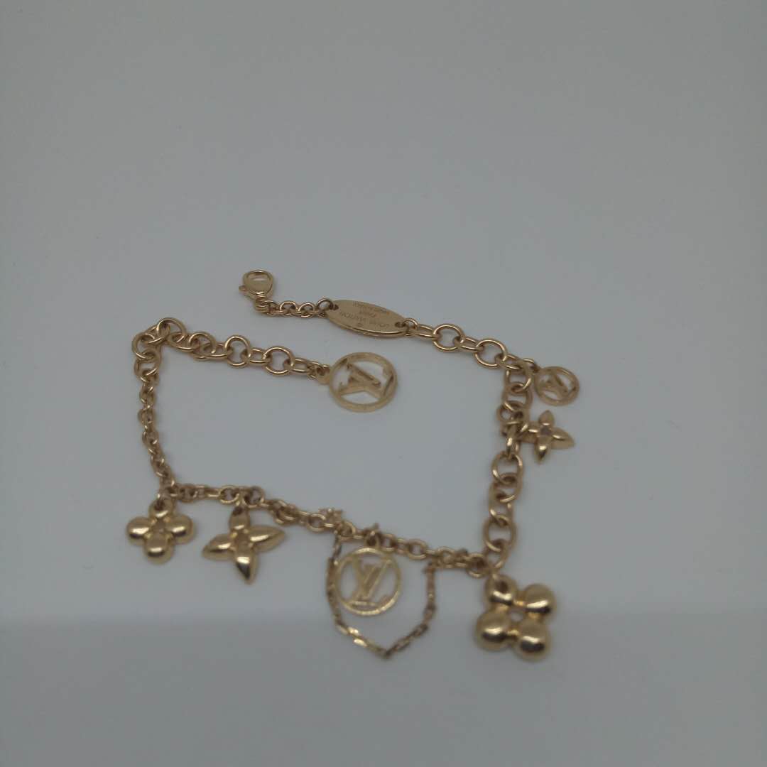 LV-M64858 Plum Blossom Dart Bracelet Customer Version