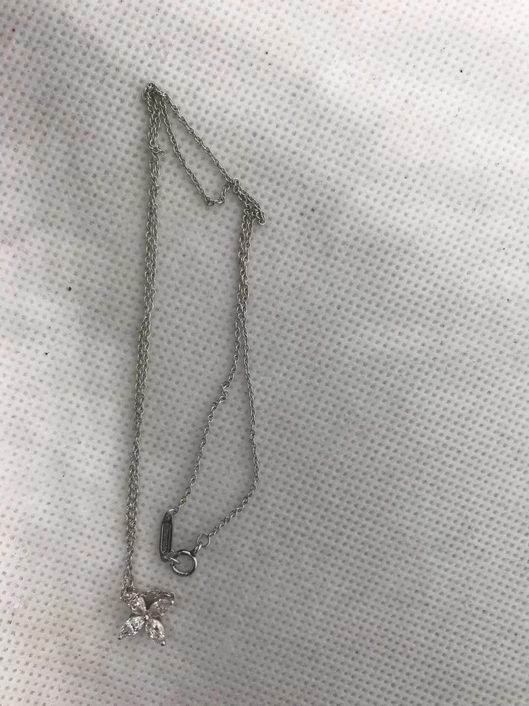 TIF92587228 Four-leaf horse eye bolt chain pendant customer version