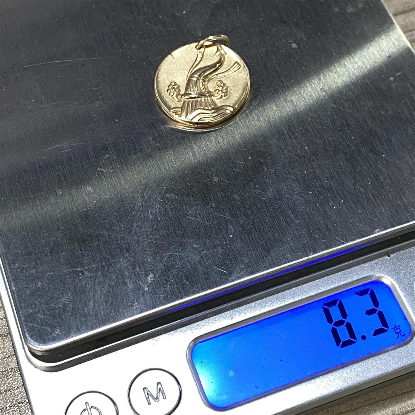 VCARP7SU00 21.5mm solid version guest version light gold Aquarius pendant constellation