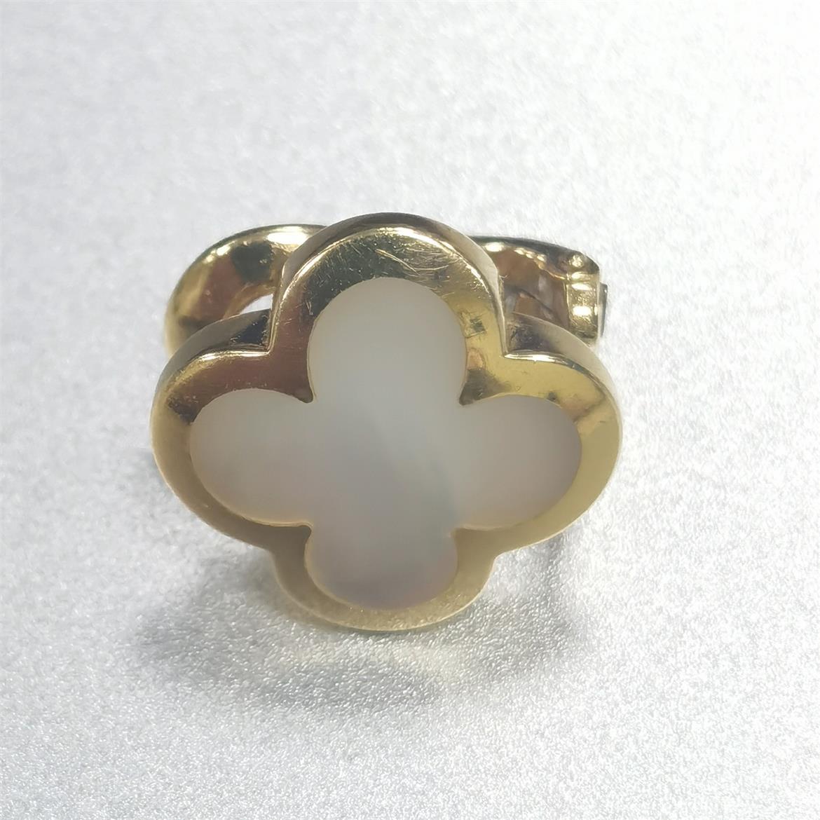 VCARB14000 16mm wave surface four-leaf clover ear clip guest version