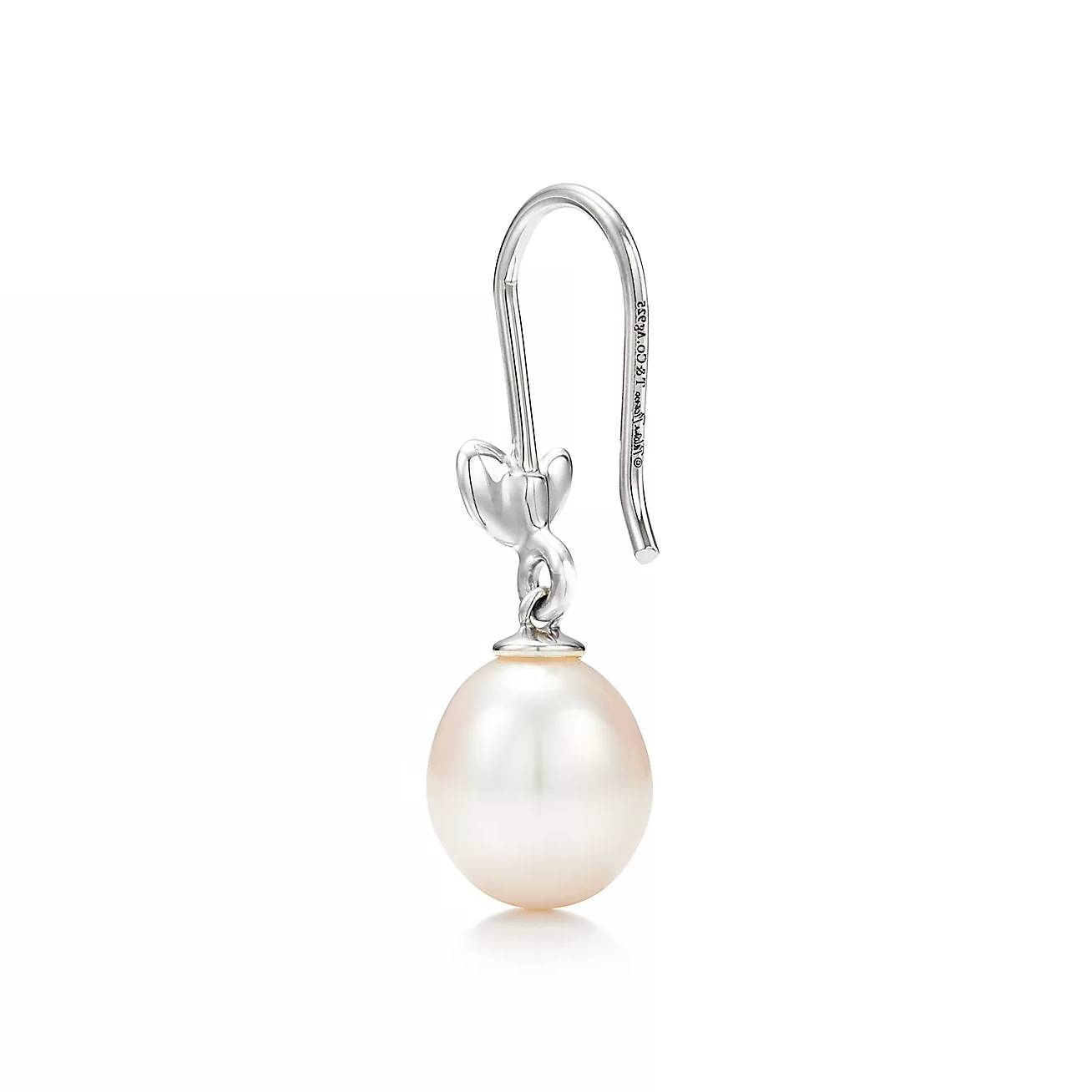 TIF-600219754 leaf pearl ear hooks