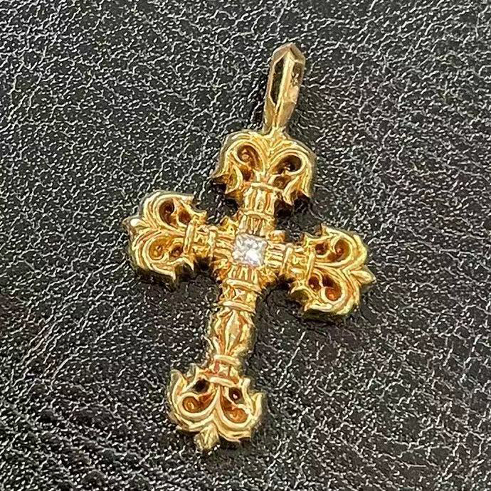 KLX-CHH25059 thatched cross with square diamond pendant in the middle