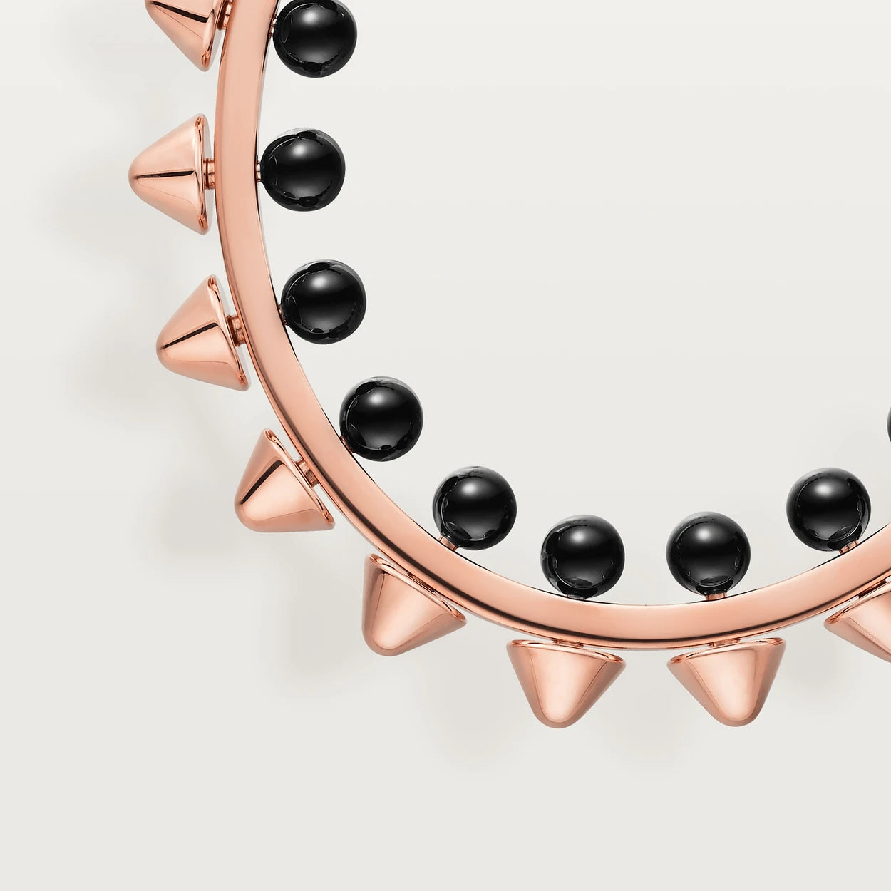 KDY-N8515224 pointed cone rivet C-shaped earrings