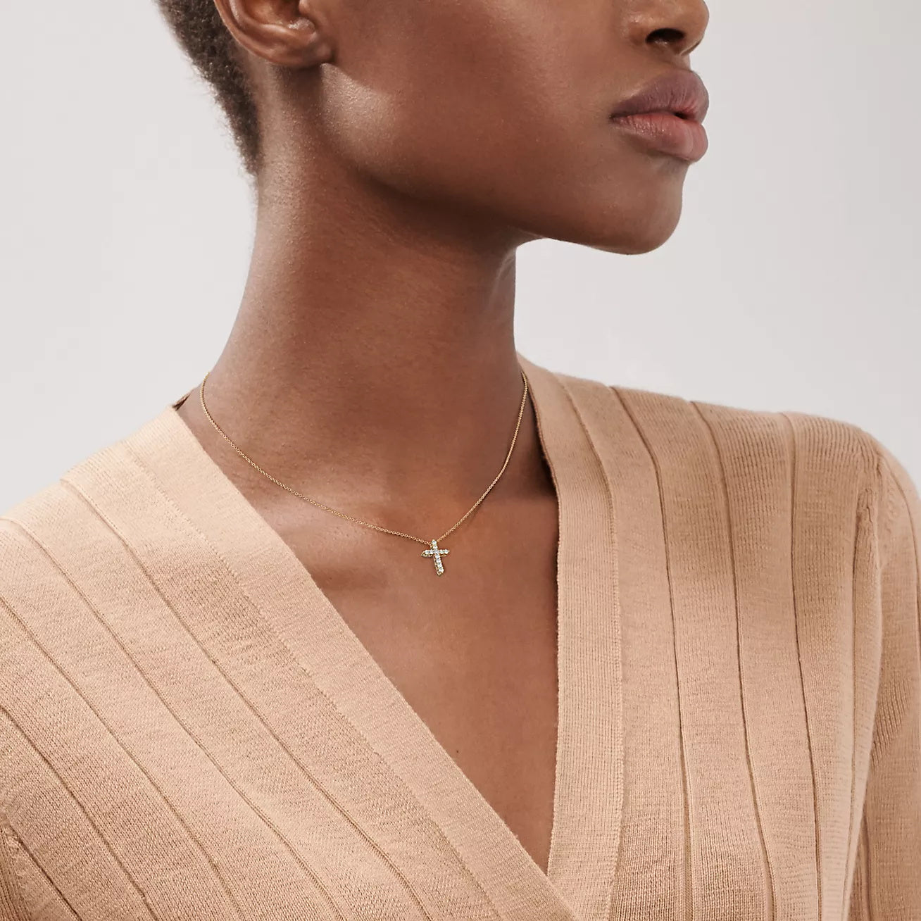 TIF-67124766 mini cross chain pendant necklace