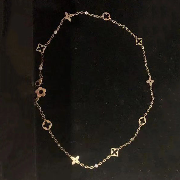 LV-Q61374 plum blossom flying mark light gold flat thin edge flower head necklace