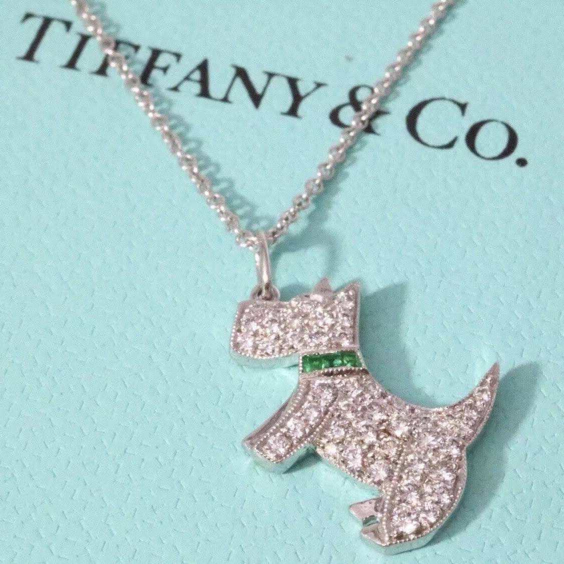 TIF79451427 puppy pendant