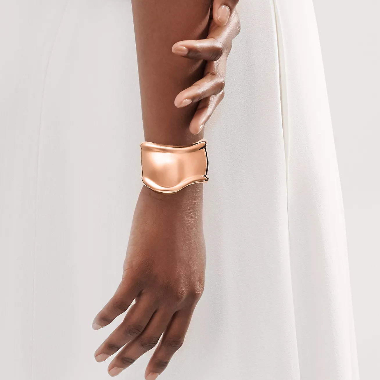 TIF60018002 light gold small open bracelet 16#