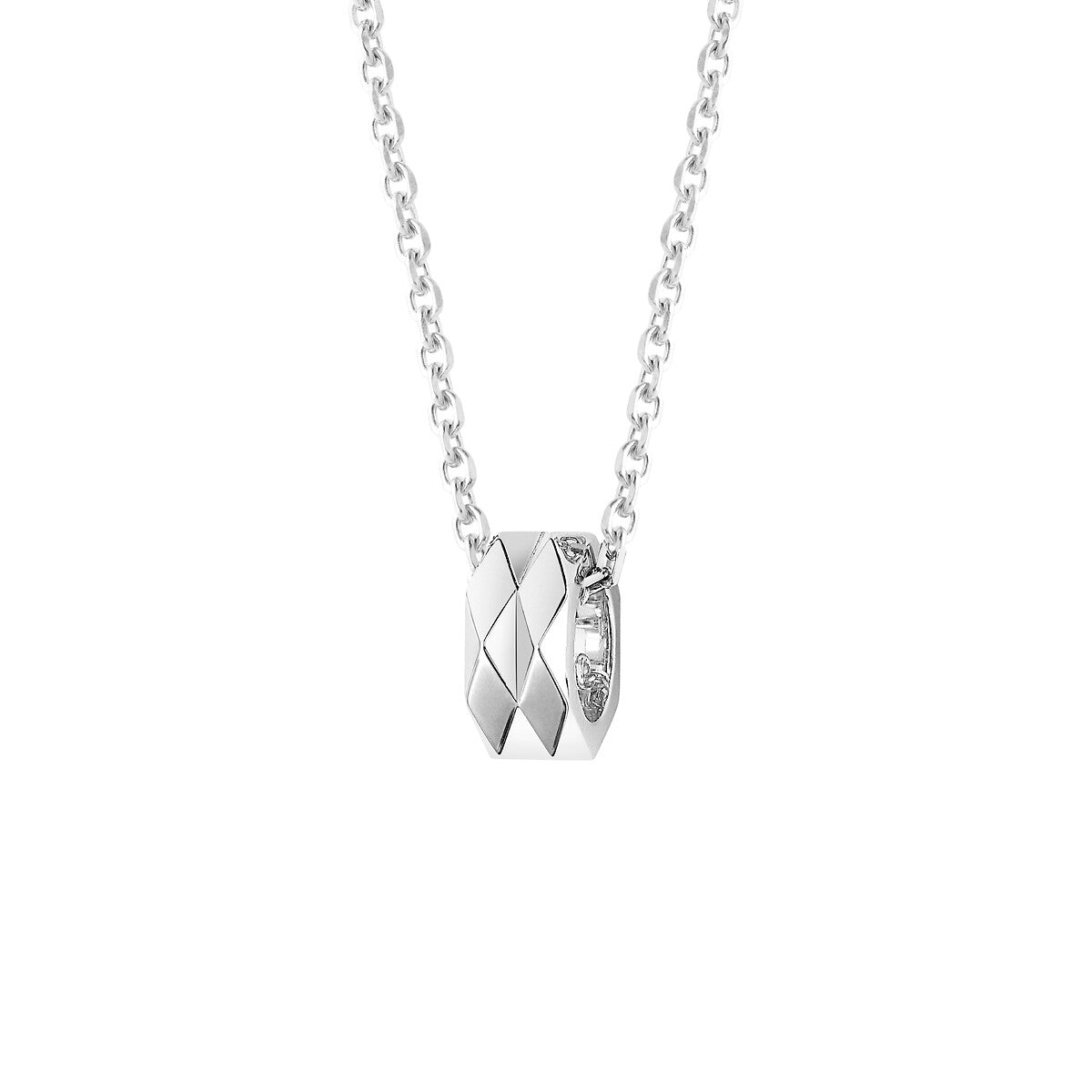 BSL-JPN00676 Triangular Diamond Pendant