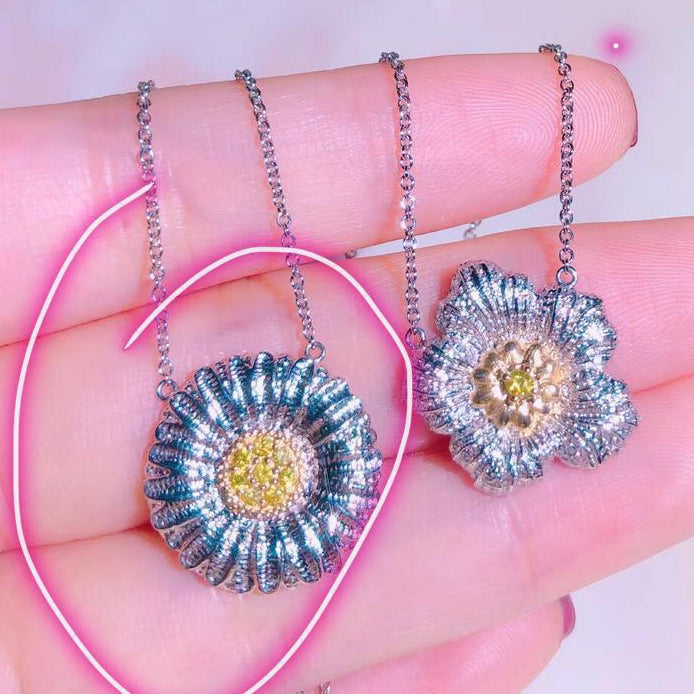 TIF64699081 Daisy Tie Chain Pendant