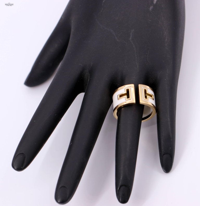TIF17604397 Shell Agate Hollow T-shaped Wide Arm Ring 22#