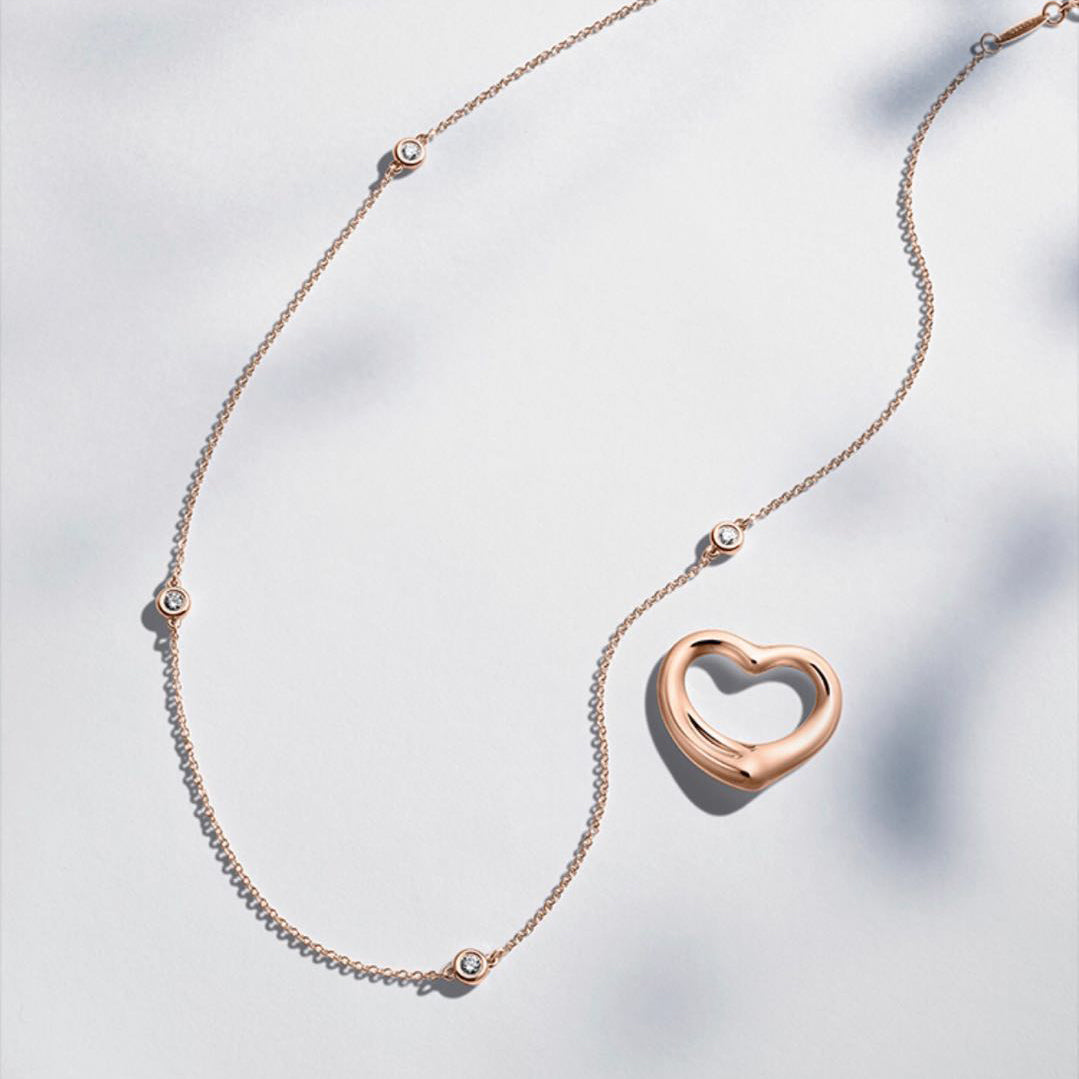TIF62877506 hollow crooked heart chain with diamond pendant