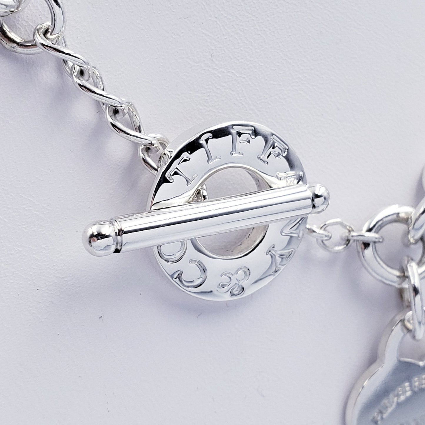 TIF28832061 light gold heart-shaped necklace
