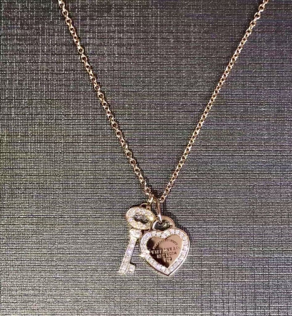 TIF64374759 heart-shaped pendant egg-shaped key